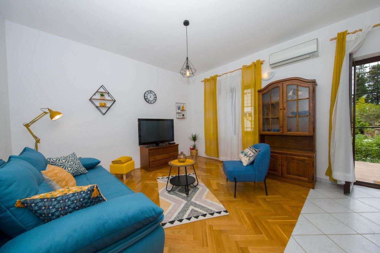 3 Bedroom Apartment Antonio Kaštela Exterior foto